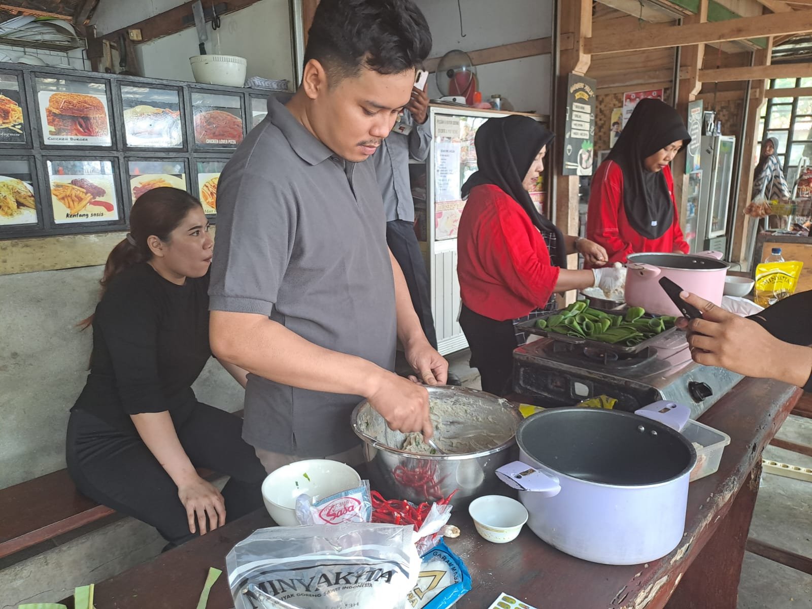 PERINGATI HARI MARITIM NASIONAL, FPTK GELAR LOMBA MASAK KULINER KHAS PESISIR
