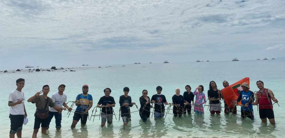 MAHASISWA SIAP “GAUNGKAN” GERAKAN REHABILITASI/RESTORASI TERUMBU KARANG (GRTK)