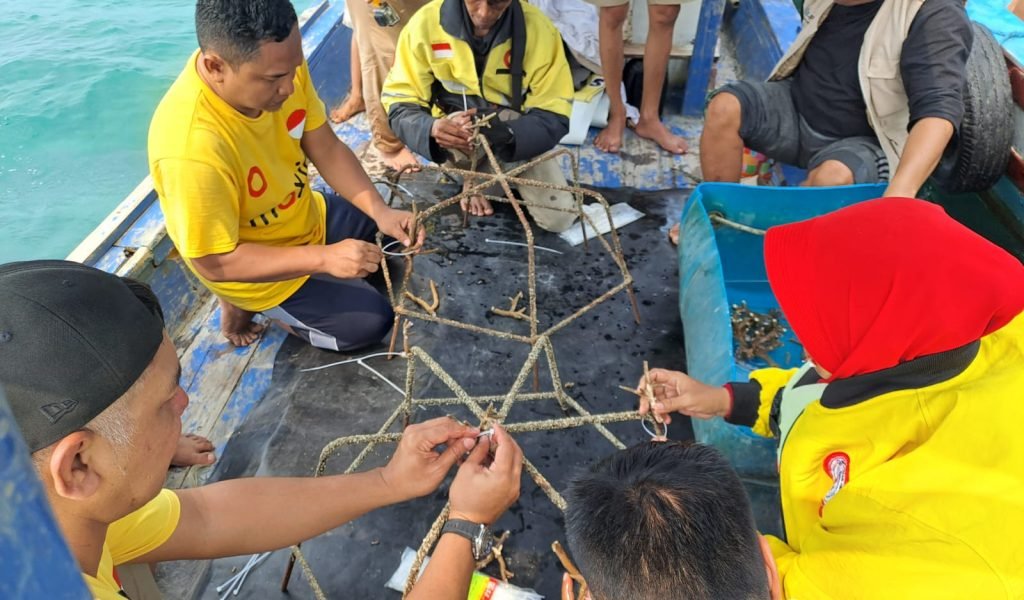 Transplantasi 80 Fragmen Karang 17082025