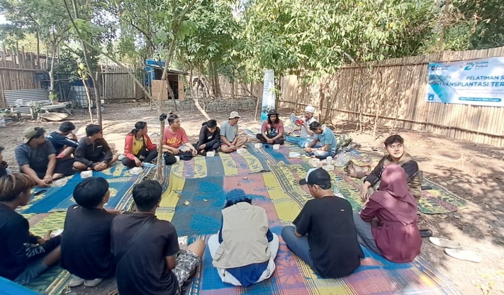 Pelatihan Dasar Transplantasi Karang